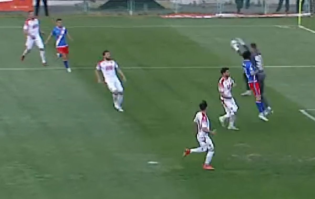 Plin de sânge în careu după duelul cu portarul lui Dinamo! Ce a dictat arbitrul + verdictul lui Crăciunescu