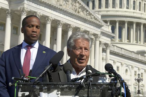 Pentru a-și susține punctul de vedere, Mario Andretti a susținut o conferință de presă la Capitol Hill în Washington DC // foto: Imago Images