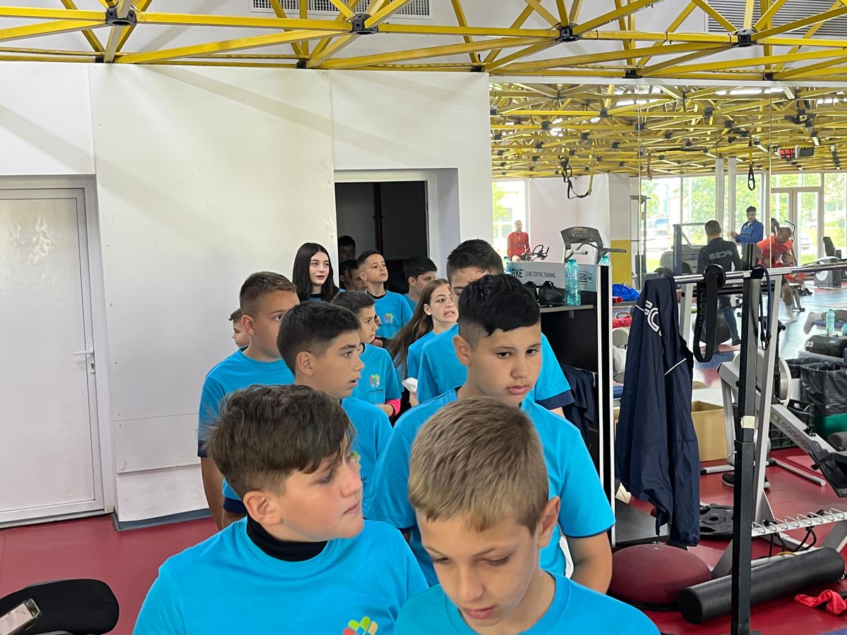 Oaspeți-surpriză la antrenamentul campionilor de la FCSB