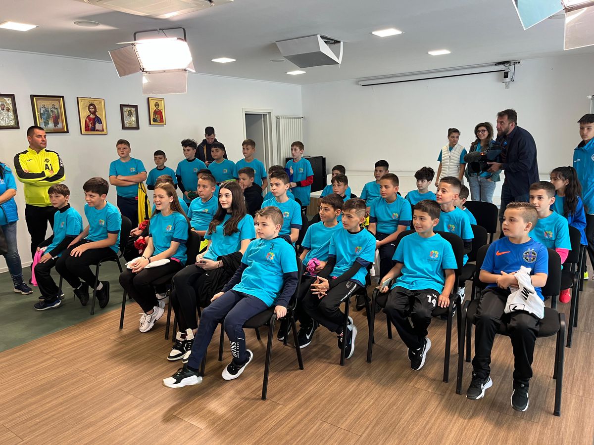 Oaspeți-surpriză la antrenamentul campionilor de la FCSB