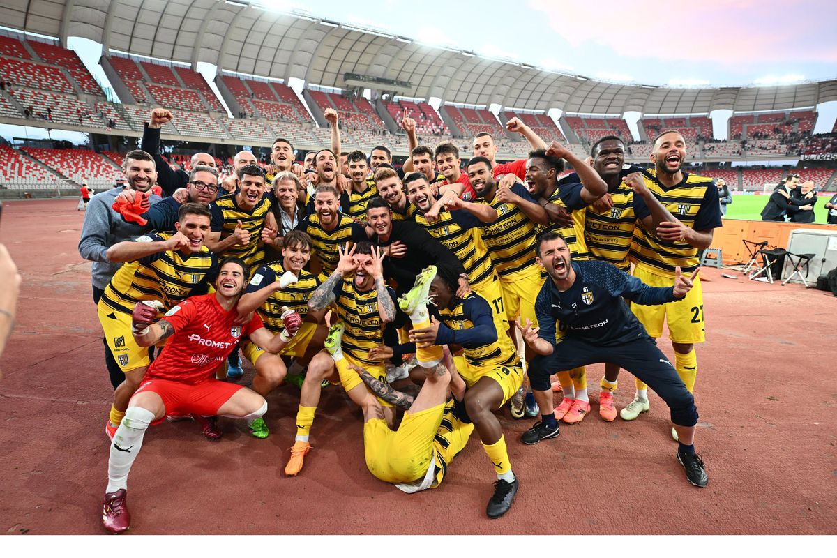 Dennis Man și Valentin Mihăilă au promovat cu Parma în Serie A