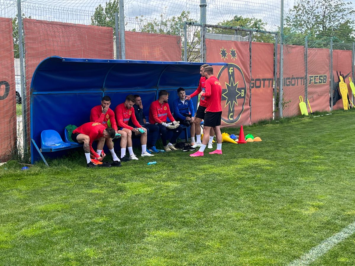 Oaspeți-surpriză la antrenamentul campionilor de la FCSB