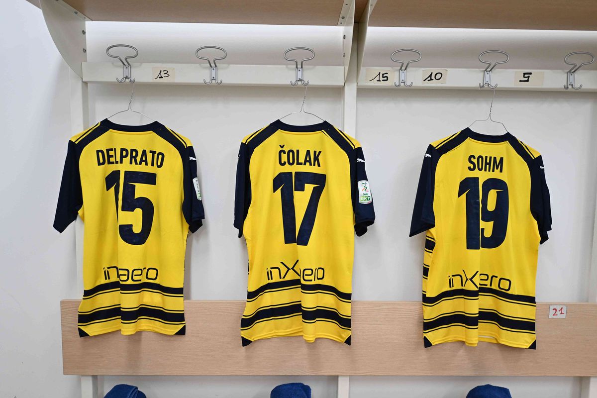 Dennis Man și Valentin Mihăilă au promovat cu Parma în Serie A