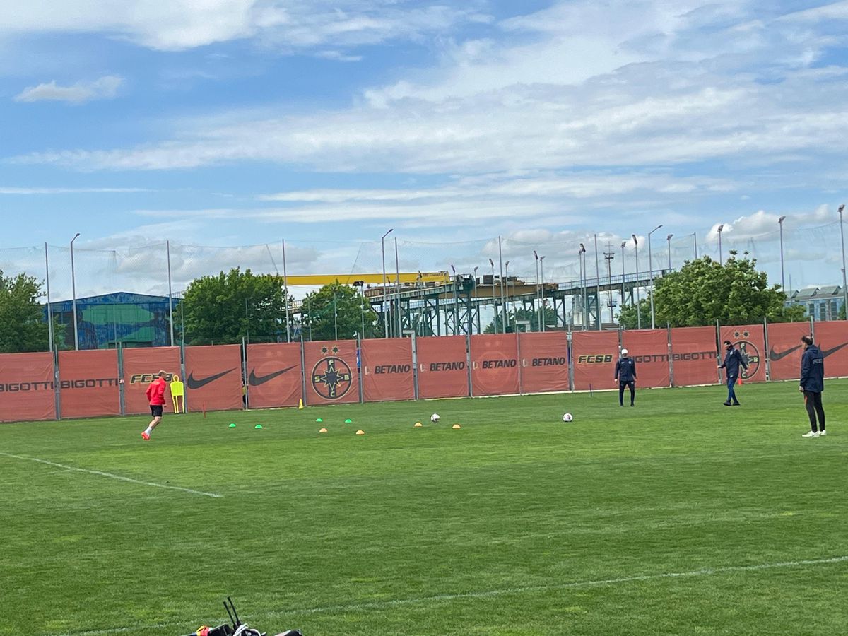 Oaspeți-surpriză la antrenamentul campionilor de la FCSB