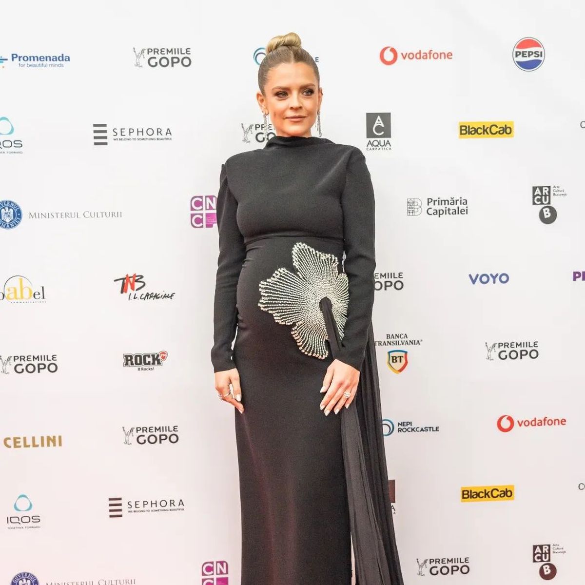 Mayra Daria, apariție surprinzătoare! Cât de elegantă e unica fiică a lui Ilie Dumitrescu