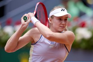 Rybakina, revenirea sezonului în „sferturile” Madrid Open » Condusă cu 2-5 și 15-40 în „decisiv”, Elena a schimbat soarta cu o lovitură uluitoare