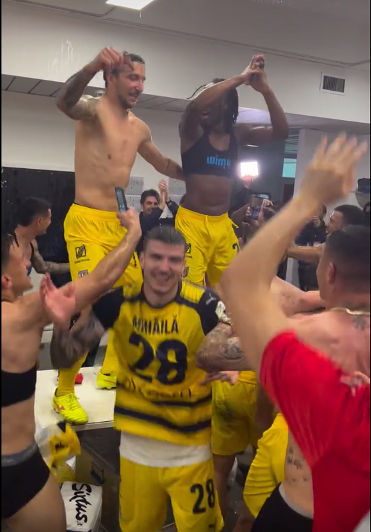 Dennis Man și Valentin Mihăilă l-au emoționat pe uriașul Gigi Buffon » Mesajul legendarului portar