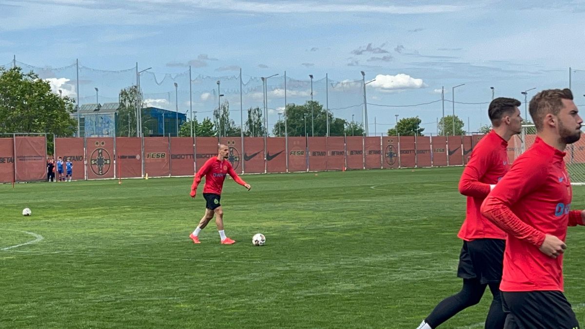 Oaspeți-surpriză la antrenamentul campionilor de la FCSB
