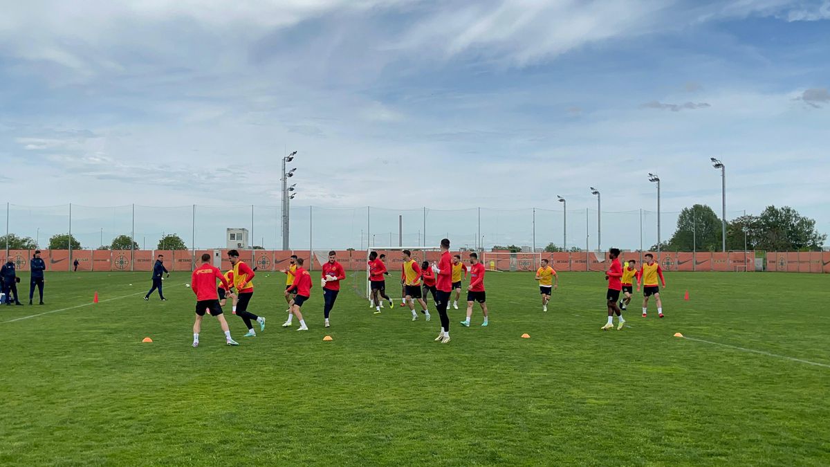 Oaspeți-surpriză la antrenamentul campionilor de la FCSB