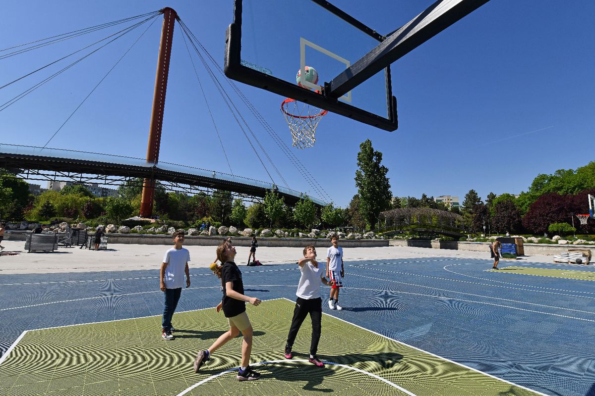 Baschet în Parcul Drumul Taberei din Sectorul 6