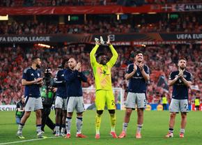 Burger King! » Manchester United va sărbători modest dacă ia Europa League