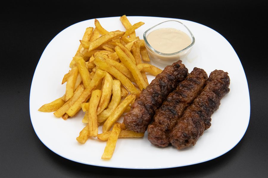 Top 5 locuri cu cei mai buni mici din București de 1 Mai. Cât te costă o porție