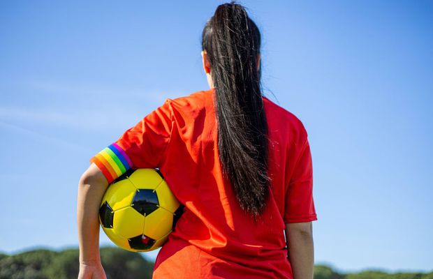 Un scandal uriaș a izbucnit în Anglia » Persoanele transsexuale au primit interzis să mai joace în fotbalul feminin