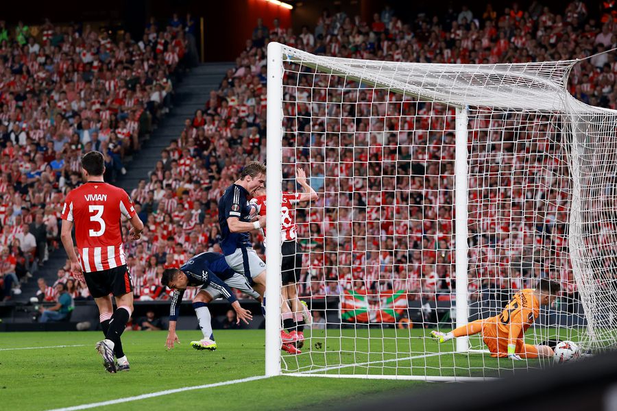 Premieră în Champions League » Ce record pot stabili joi formația lui Radu Drăgușin și Manchester United!