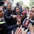Veronica Ojeda, fosta soție a lui Diego Armando Maradona, în fața reporterilor argentinieni după ultima mărturie depusă la tribunal / Foto: GettyImages