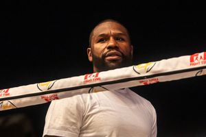 Probleme uriașe pentru Floyd Mayweather! Din cauza datoriilor, Fiscul îl amenință cu revocarea pașaportului