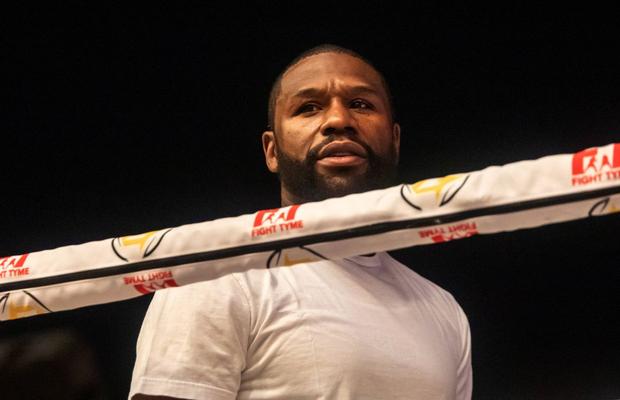 Probleme uriașe pentru Floyd Mayweather! Din cauza datoriilor, Fiscul îl amenință cu revocarea pașaportului