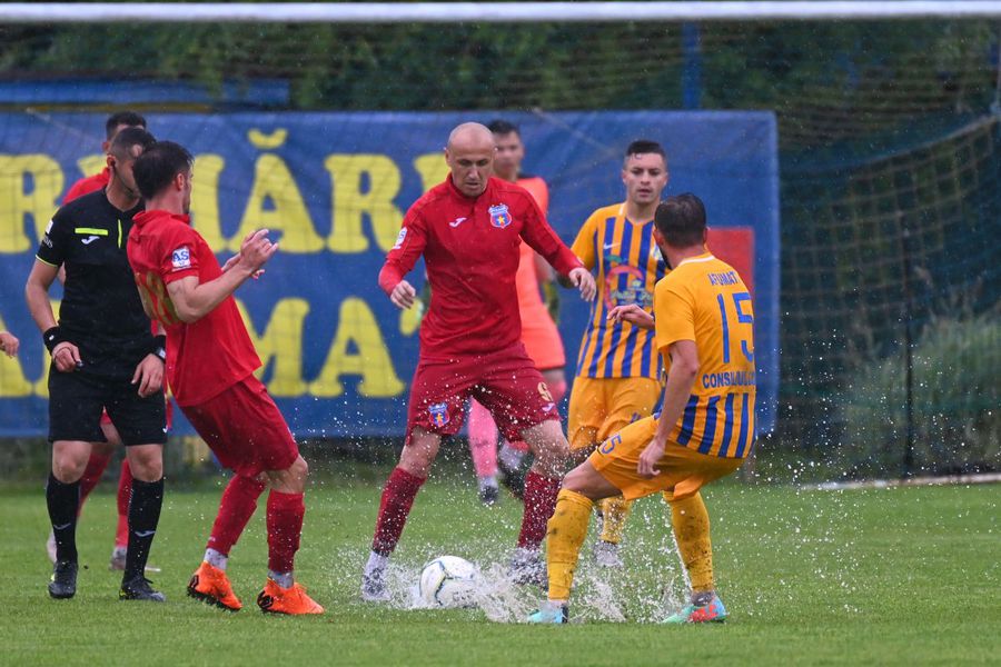 CSA Steaua a promovat în Liga 2 FOTO: Raed Krishan Fumigene