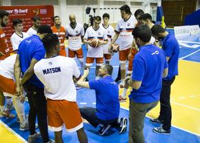 CSM Oradea s-a calificat în finală. A doua echipă se poate decide miercuri