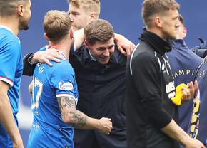 Steven Gerrard, dorit în Premier League » Antrenorul lui Ianis Hagi ar comite trădarea supremă