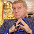 Marius Șumudică e foarte aproape de CFR Cluj. Gigi Becali, patronul FCSB, declara în urmă cu două săptămâni, când negocia venirea tehnicianului la roș-albaștri, că Șumi i-a jurat că nu va merge în Gruia.
