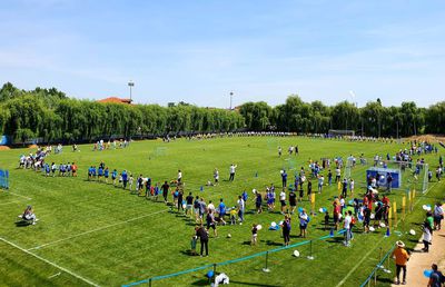 Baza „Ilie Balaci”, luată „în stăpânire” de copii » Cârțu le-a spus povești din perioada „Craiovei Maxima”