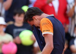 Gladiator în lacrimi! A salvat două mingi de meci, l-a eliminat pe Sinner și a început să plângă » Meci EPIC, de 5 ore și 26 de minute, la Roland Garros