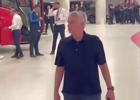 Mourinho, un car de nervi după finala Europa League » S-a luat de arbitru: „Ești o rușine!”