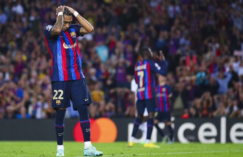 Barcelona, campioana Spaniei după patru ani, riscă să nu poată participa în sezonul viitor în Champions League.