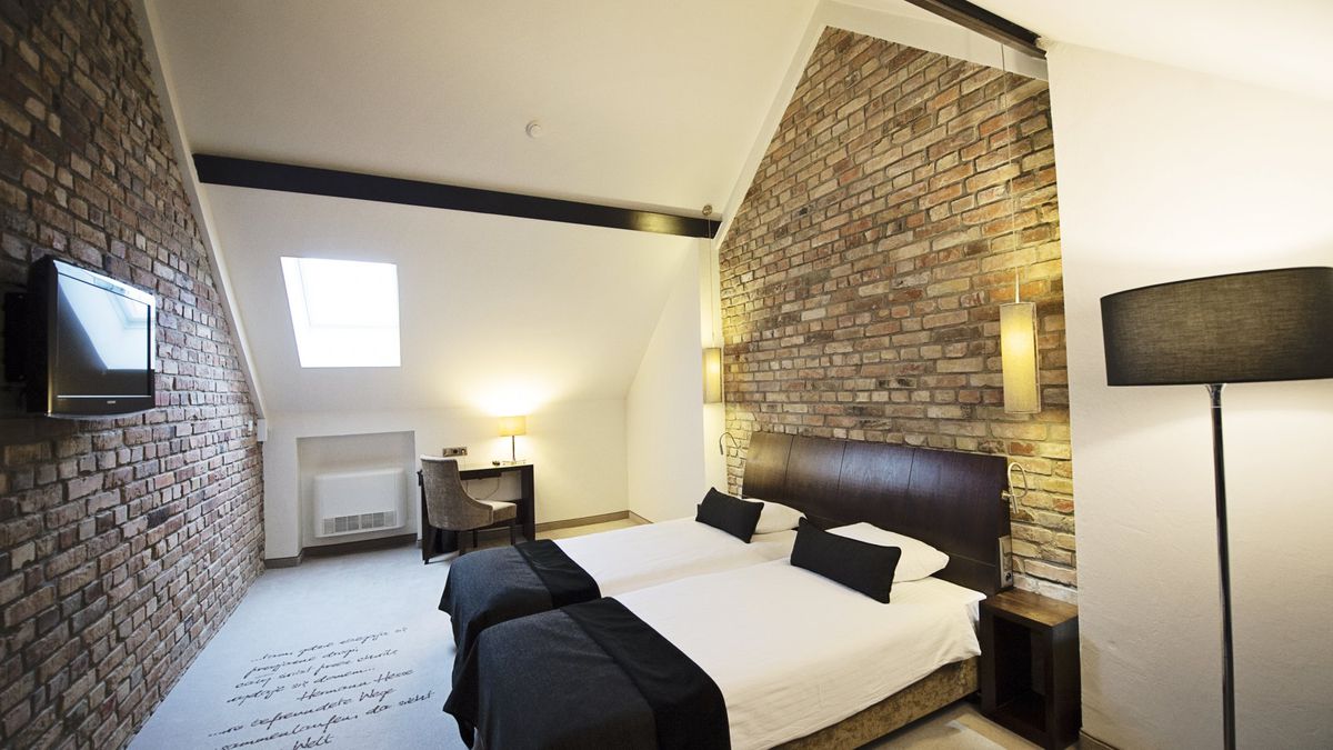 hotel farul polonia cantonament