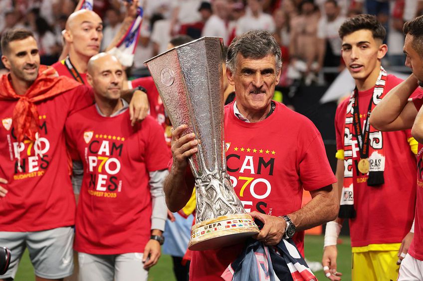 Jose Luis Mendilibar cu trofeul Europa League, foto: Imago