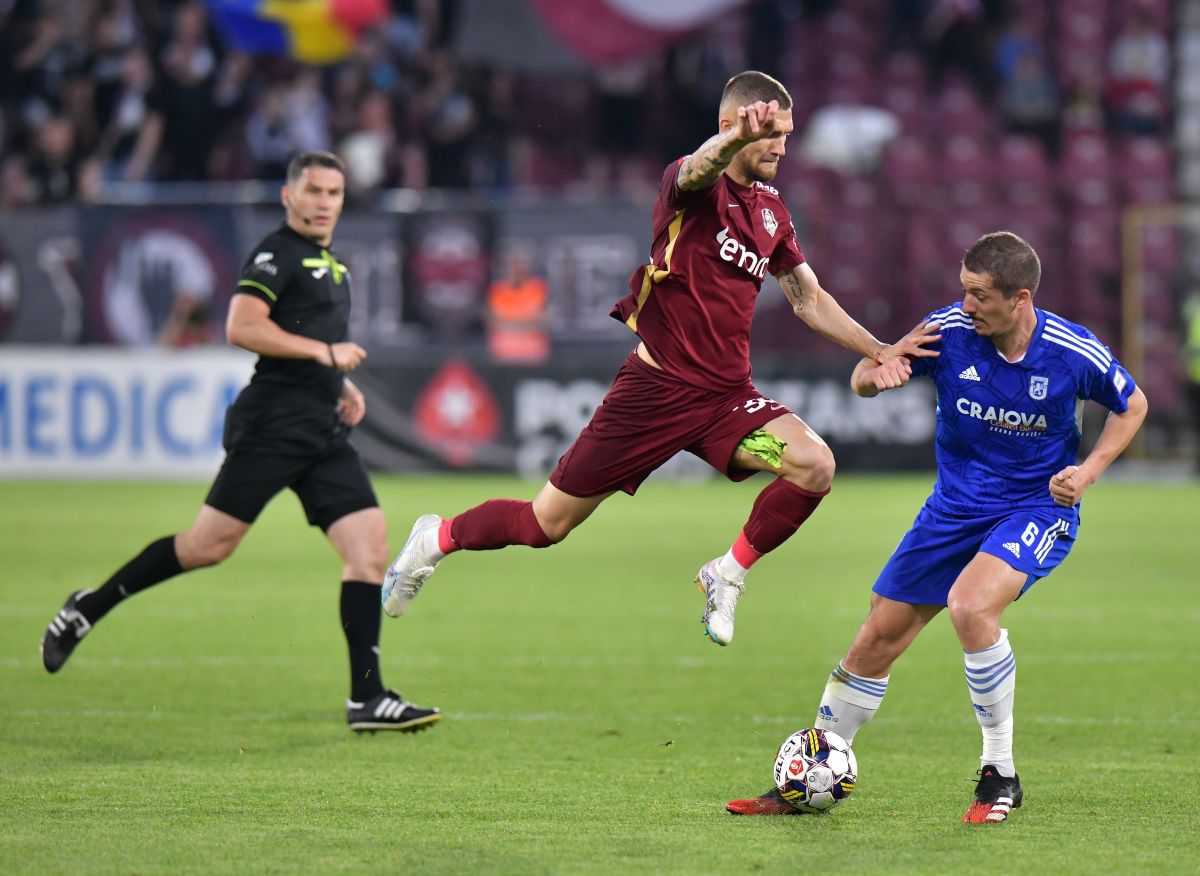 10 lucruri care nu s-au văzut la televizor de la CFR Cluj - FCU Craiova » Un șpriț de vară la oficială, Vasile bodyguardul și rola de bandă izolatoare