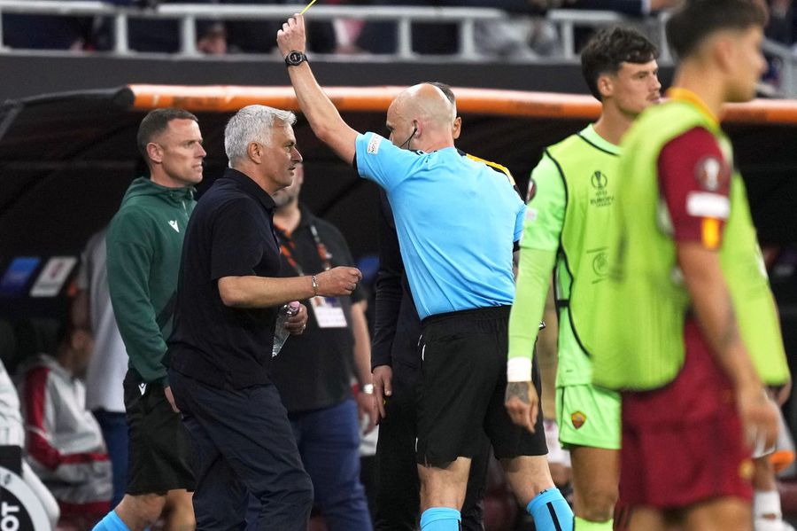 Mourinho, un car de nervi după finala Europa League » Scandal în parcare, l-a jignit pe arbitru: „Ești o rușine! Prostul dracului!”