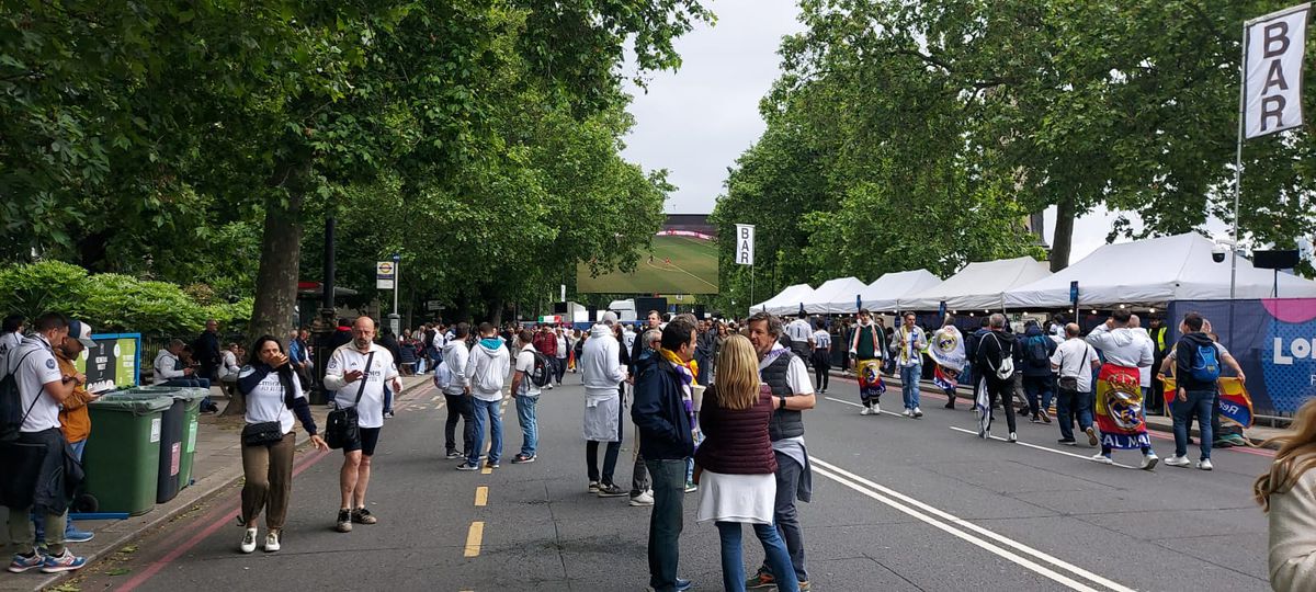 Fanzone-ul celor de la Real Madrid, plin cu 6 ore înainte de finala Ligii Campionilor