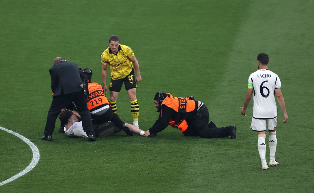 Imagini interzise la TV » De ce a fost întreruptă finala Ligii Campionilor de pe Wembley