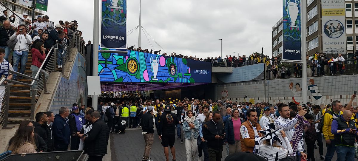 Imagini din afara stadionului, înainte de Dortmund - Real Madrid