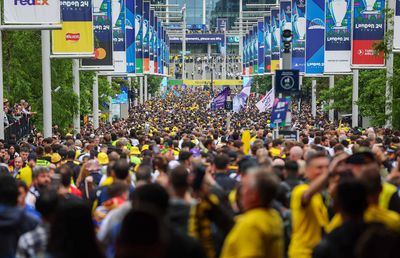 Patronul din Superliga, apariție inedită la finala Ligii Campionilor » Îmbrăcat în tricoul echipei pe care o conduce: „A sosit timpul!”