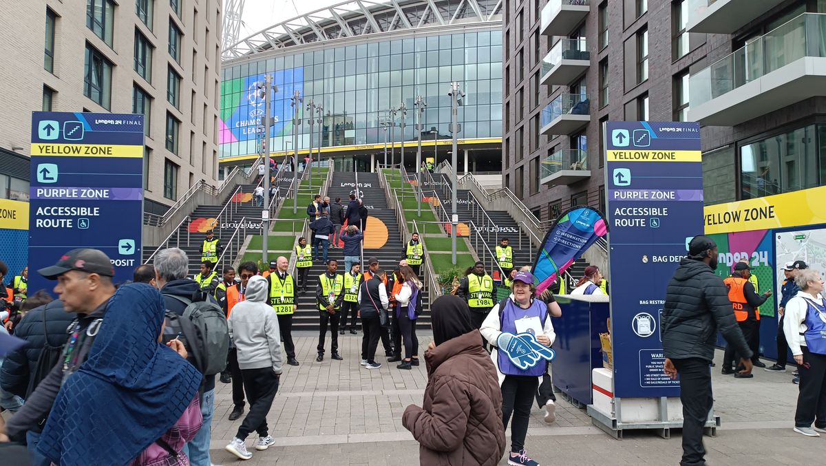 Imagini din afara stadionului, înainte de Dortmund - Real Madrid