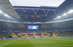 Scenografii spectaculoase la finala Ligii Campionilor » Salut inedit între jucătorii lui Dortmund și galerie