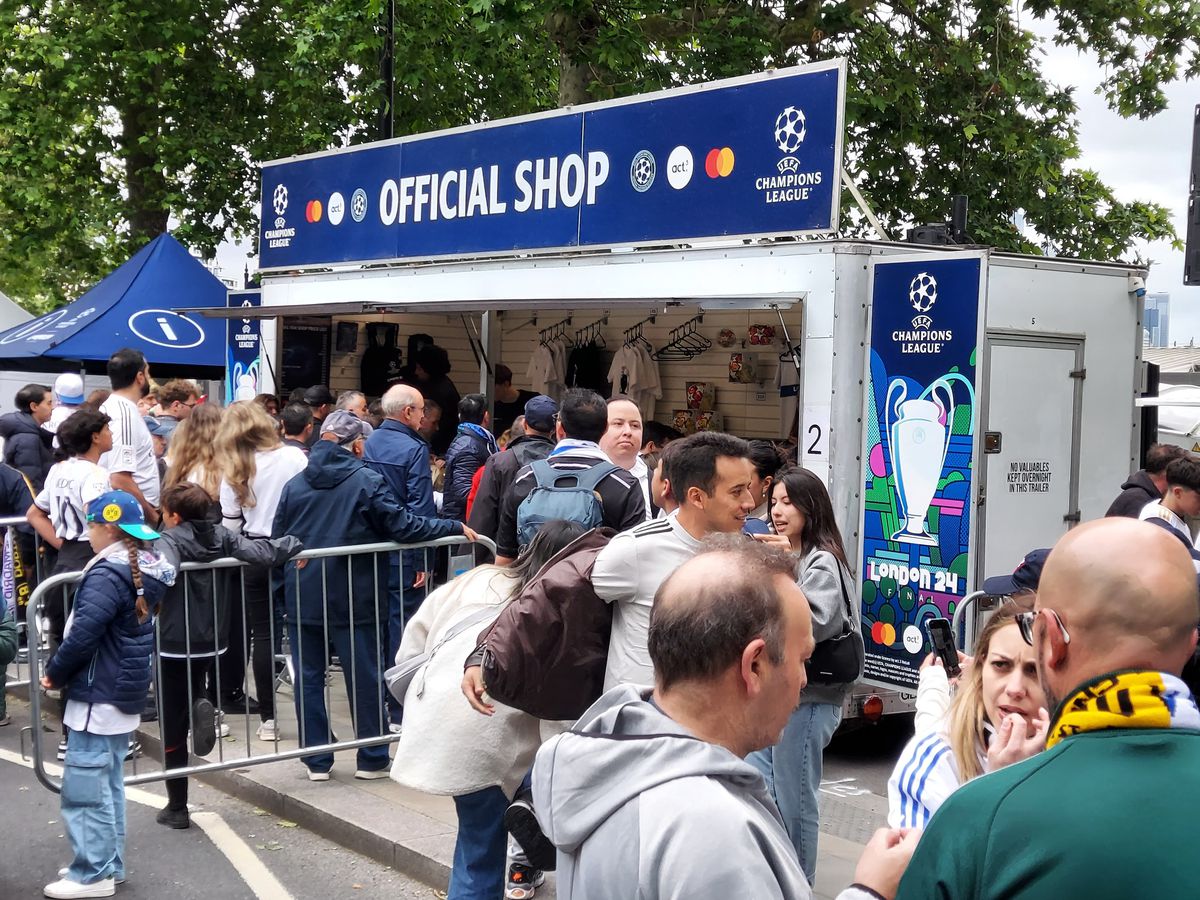 Fanzone-ul celor de la Real Madrid, plin cu 6 ore înainte de finala Ligii Campionilor