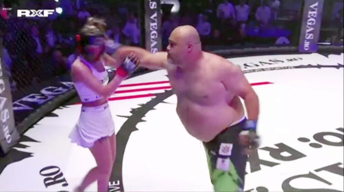 Centrul FILIA, despre imaginile scandaloase de la gala RFX: „Standarde toxice de masculinitate. Acte de violență disproporționată pentru a evita stigma și rușinea de a pierde în fața unei femei”