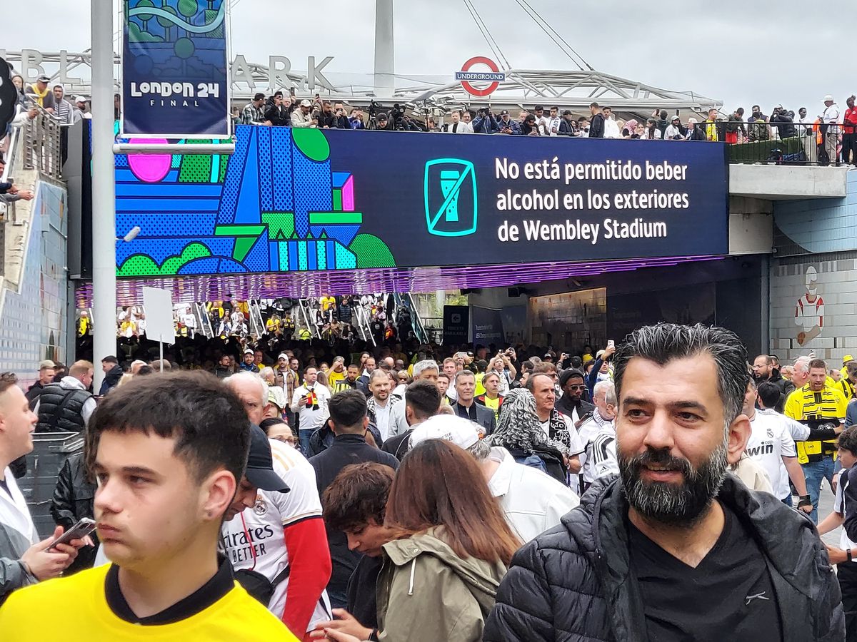 Imagini din afara stadionului, înainte de Dortmund - Real Madrid