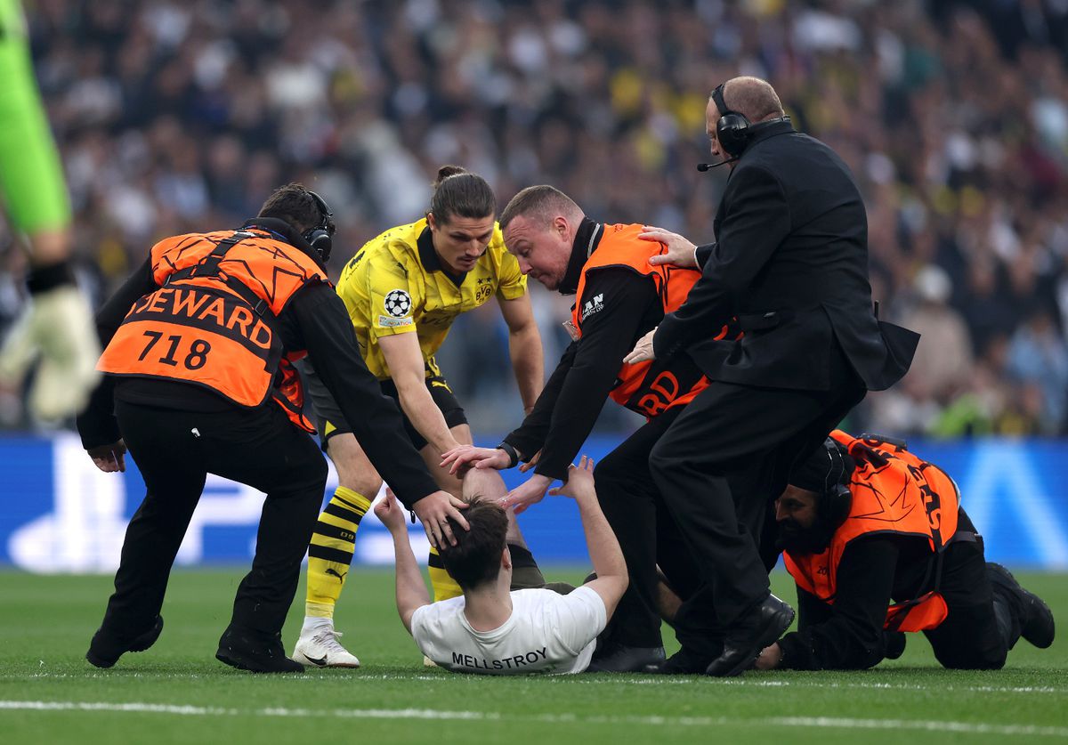 Imagini interzise la TV » De ce a fost întreruptă finala Ligii Campionilor de pe Wembley