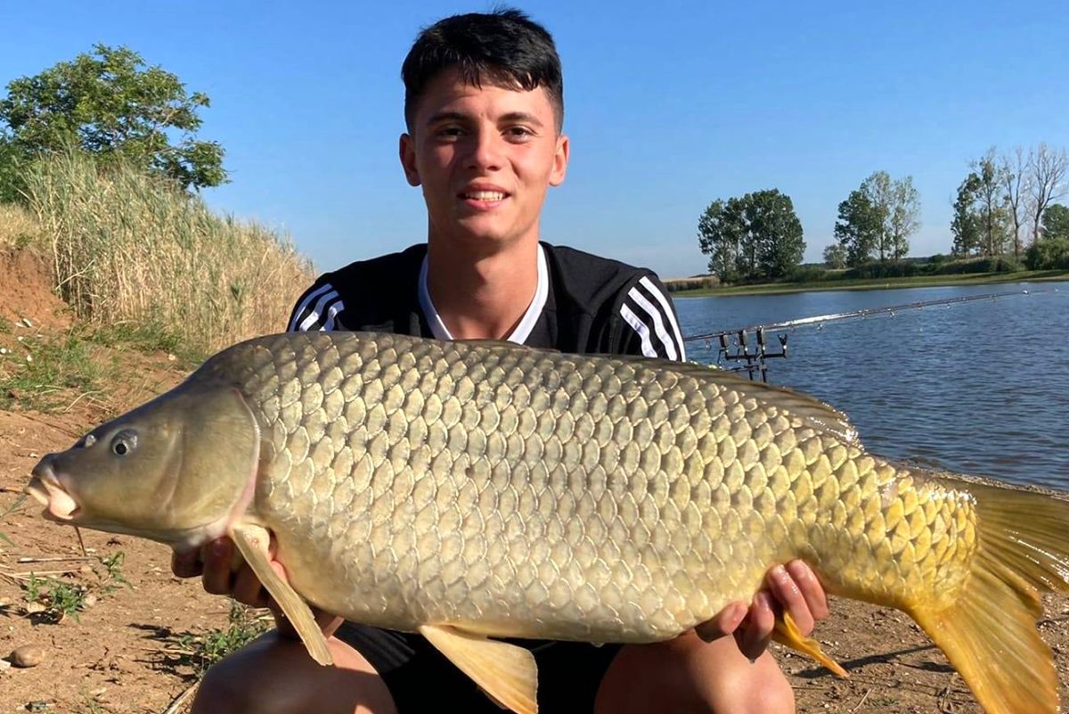 Surpriza lui Pancu din cantonamentul României U21: cine e fotbalistul pe val la echipa de club, școlit la Benfica și pescar în timpul liber