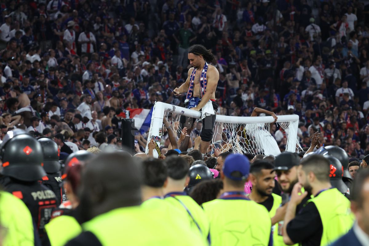 Imagini de la finalul partidei PSG - Inter 5-0