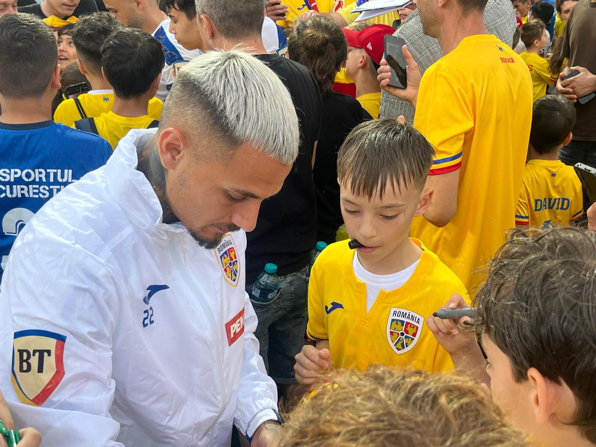 România, antrenament deschis publicului înainte de dubla cu Austria și Cipru » Fotbaliștii au dat autografe copiilor
