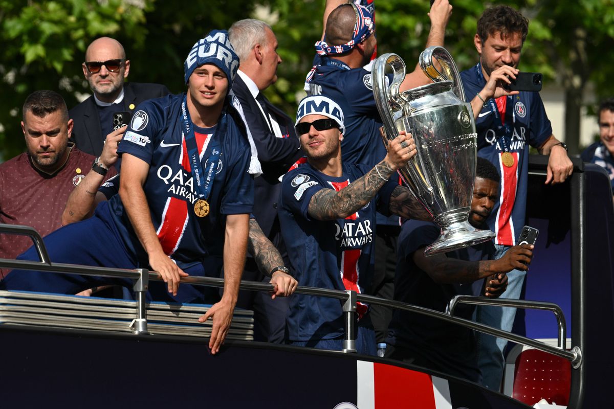 Sărbătoare la Paris după ce PSG a câștigat Liga Campionilor