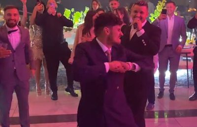 Show la nunta lui Olaru » Au apărut imaginile de la petrecere: Florinel Coman a dansat pe maneaua lui Budescu