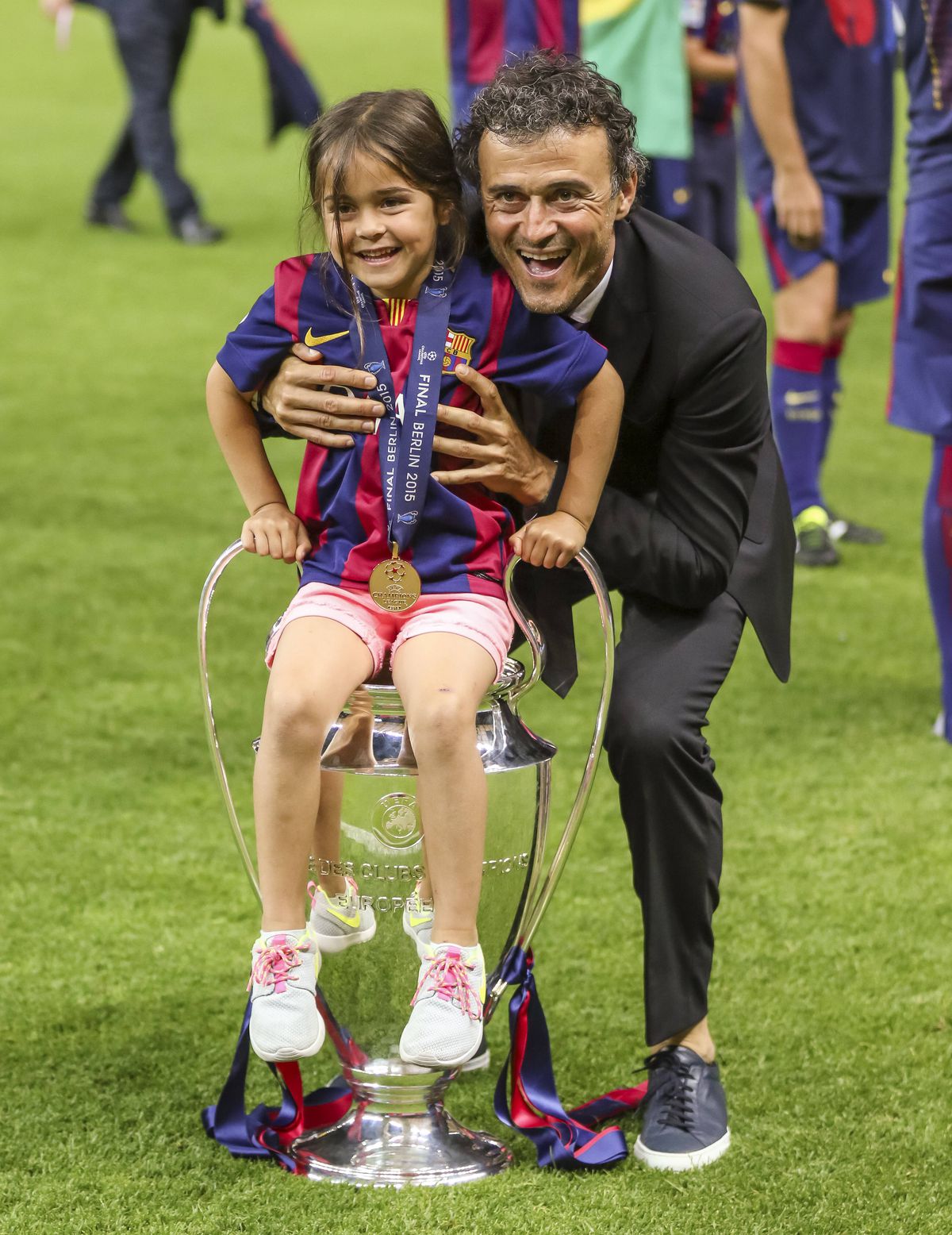 Imaginile serii la Munchen » „Farsa” pe care Khabib Nurmagomedov i-a jucat-o lui Luis Enrique: „Nenorocitul!”