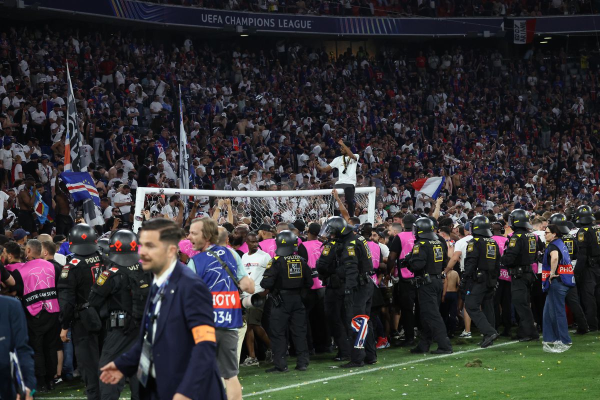 Imagini de la finalul partidei PSG - Inter 5-0